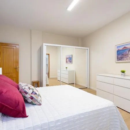 Home2book Charming شقة