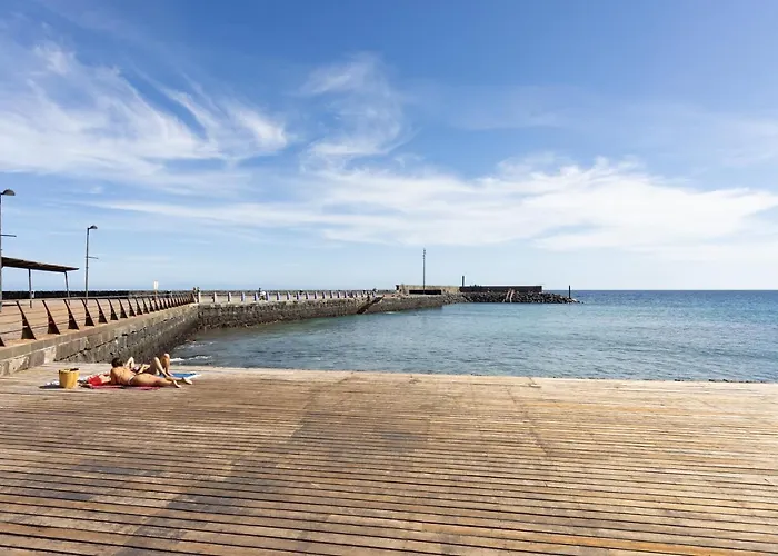 Home2book Charming * 圭马尔港